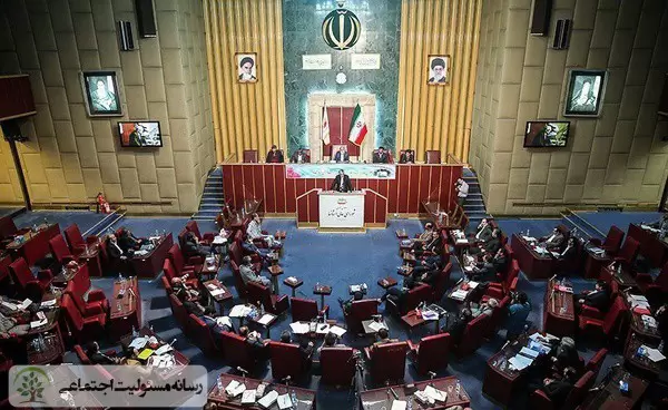 شوراهای شهر از رسانه های اجتماعی جا مانده اند