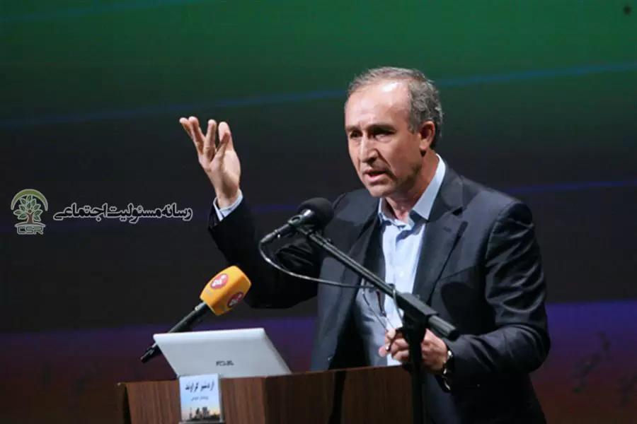 همه ما در زیست پذیر کردن نظام اجتماعی مسئولیم همه ما در زیست پذیر کردن نظام اجتماعی مسئولیم