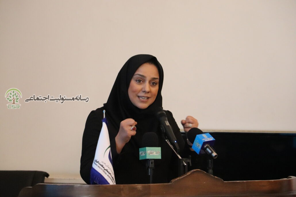 دکتر شیدا مهنام مدیرعامل موسسه مسئولیت اجتماعی سلامت ایران در گفت وگو با«رسانه مسئولیت اجتماعی»:باید درسطح کلان موازی کاری در مسئولیت اجتماعی را از بین ببریم/ بین حلقه های تصمیم گیر در زمینه مسئولیت اجتماعی ارتباط برقرار شود الزام توجه دانشگاه ها به موضوع مسئولیت اجتماعی/مسئولیت اجتماعی به چرخه ساخت و ساز ارتباط دارد