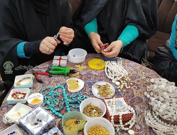 توجه به اشتغال خانواده محور و ایجاد صندوق ضمانت تسهیلات زنان سرپرست خانوار گام اثر گذار دولت سیزدهم توجه به اشتغال خانواده محور و ایجاد صندوق ضمانت تسهیلات زنان سرپرست خانوار گام اثر گذار دولت سیزدهم