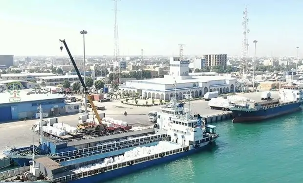 بندرلنگه به قطب ترانزیت خودرو و کانتینرهای یخچالی تبدیل شده است