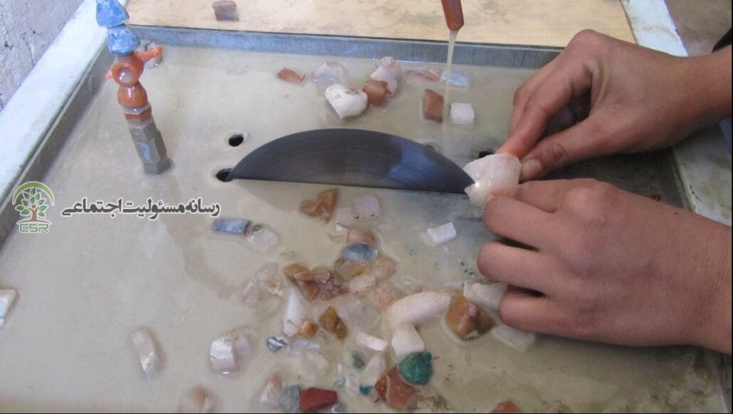 دورههای آموزشی گوهرتراشی در ۲۳ استان توسط ایمیدرو برگزارشد برگزاری دوره آموزشی ایمیدرو