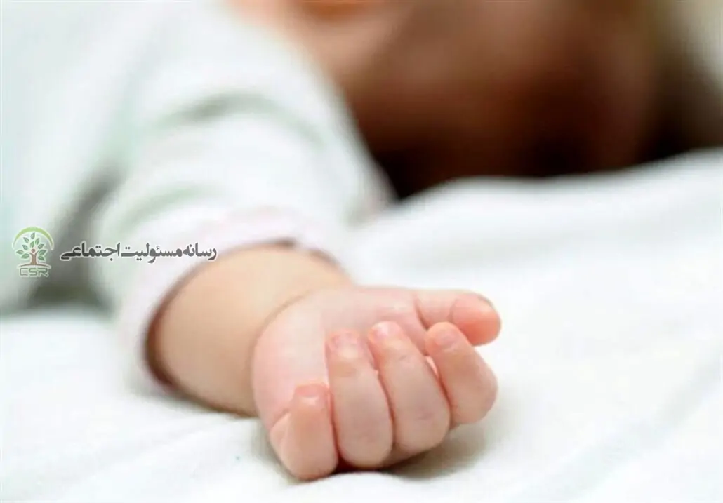 با راهنمایی تلفنی کودک ۱۰ روزه از مرگ حتمی نجات پیدا کرد + فیلم
