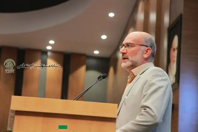مدرسه؛ دانش آموزان را برای قبول مسئولیت‌های کلان اجتماعی آماده می‌کند