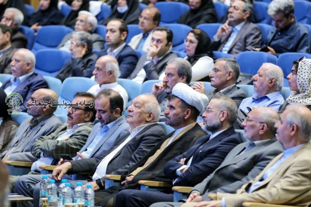 رسانه مسئولیت اجتماعی: اولین نشست تخصصی فعالان اقتصادی حوزه سلامت با رویکرد مسئولیت اجتماعی، با حضور رییس دانشگاه علوم پزشکی مشهد، رئیس اتاق بازرگانی استان و مدیران کل وزارت بهداشت و جمعی از خیرین حوزه سلامت برگزار شد.مسئولیت اجتماعی: تعهدی برای بهبودی وضعیت اجتماعی و ارتقاء کیفیت زندگی