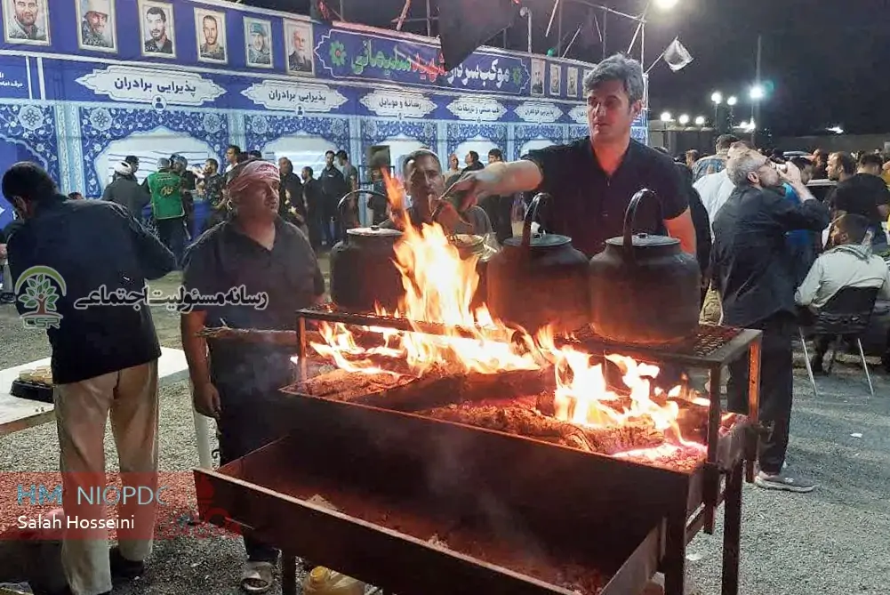 خدماترسانی موکب سوخترسانان منطقه همدان به زائران اربعین خدماترسانی موکب سوخترسانان منطقه همدان به زائران اربعین