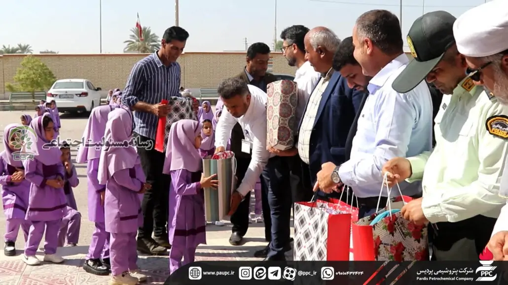 اهدا بیش از ۵۰۰ بسته کیف و نوشت افزار به دانش آموزان منطقه پارس جنوبی