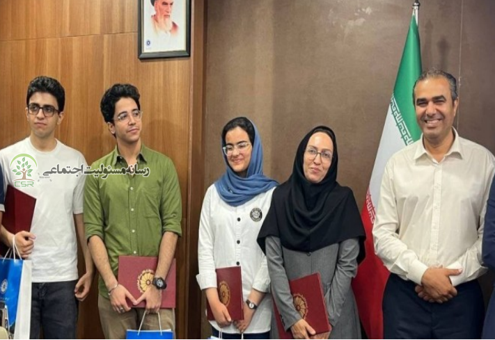 توسط اتاق بازرگانی هرمزگانتجلیل از برترینهای کنکور ۱۴۰۳ هرمزگان