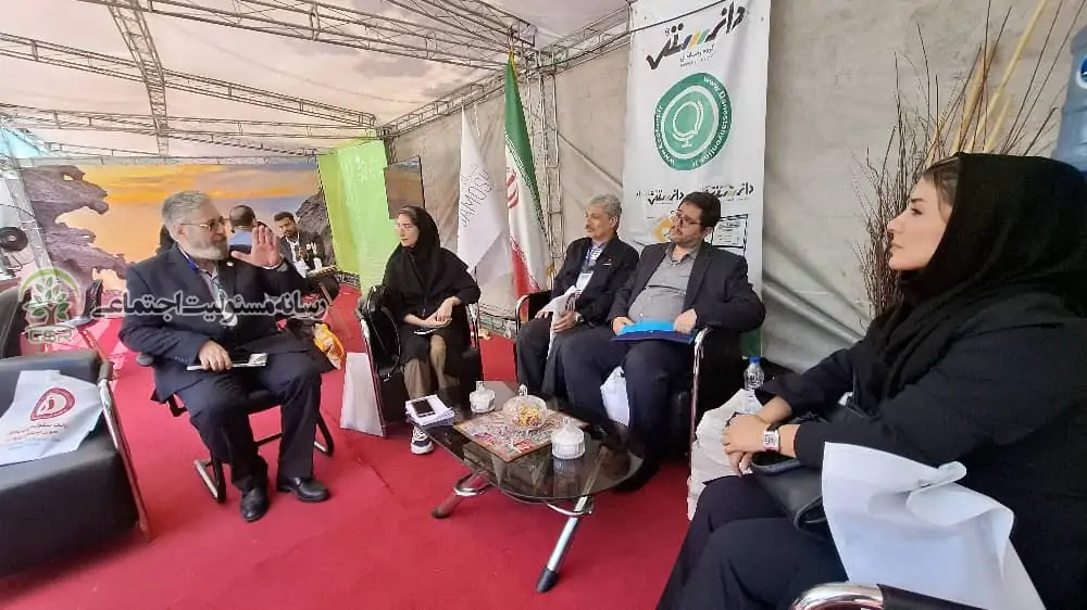 غرفه رسانه مسئولیت اجتماعی در اولین همایش ملی تجارب مسئولیت اجتماعی در ایران