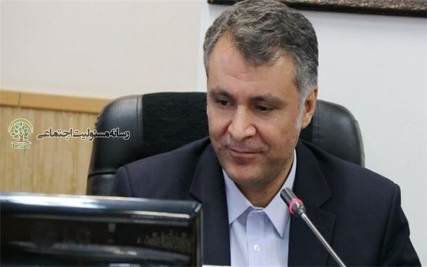 تحلیل چند سطحی محمد فاضلی و امیر ناظمی از چگونگی فراتر رفتن شرکتها از تعهدات حقوقی برای بهبود وضعیت محیط زیست و پاسخگویی به ذینفعانمسئولیت اجتماعی صنعت نفت: از الزامات قانونی تا تاثیرگذاری مثبت