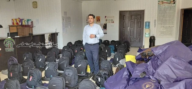 با حمایت مالی شرکت نفت در راستای عمل به مسئولیت‌های اجتماعی صورت گرفت؛تهیه و توزیع ۵۰۰ بسته لوازم‌التحریر و کیف مدرسه برای دانش آموزان تحت حمایت بهزیستی شهرستان باوی